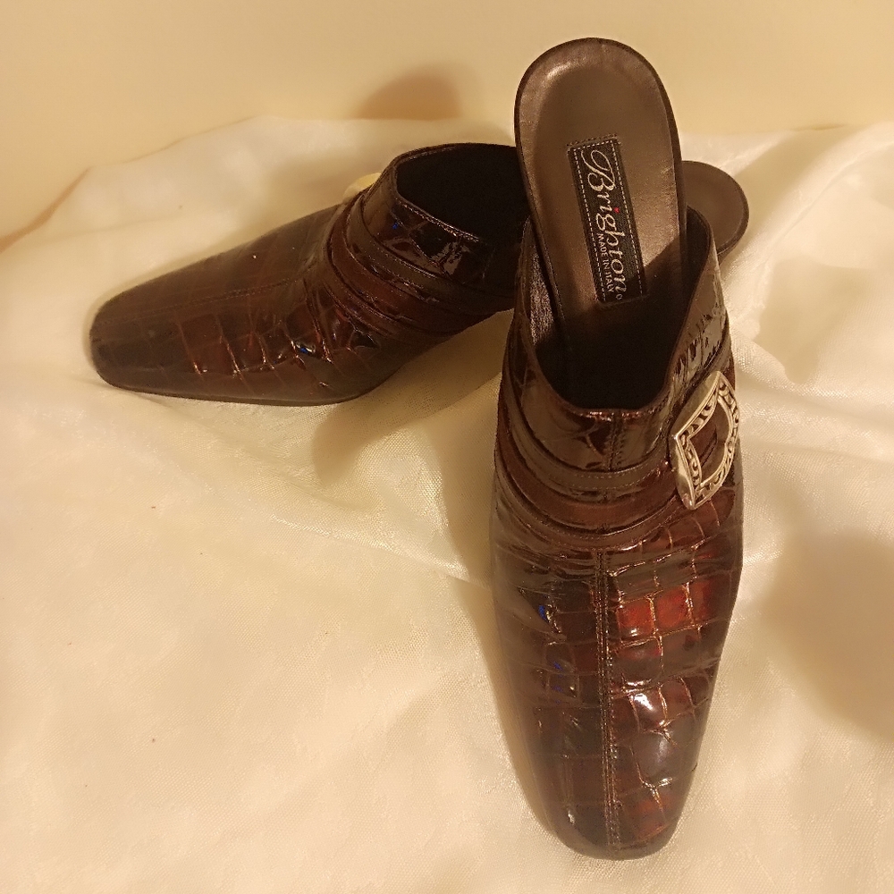 Brighton Vintage Tudor burgundy and brown size 7 mule